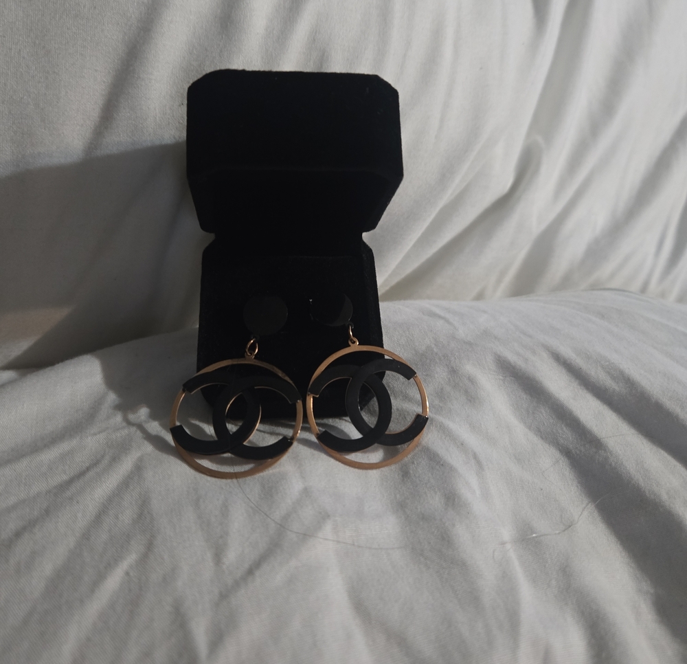 CHANEL DANGLE STLYE Black and Gold Interlocking Circle Drop Earrings
